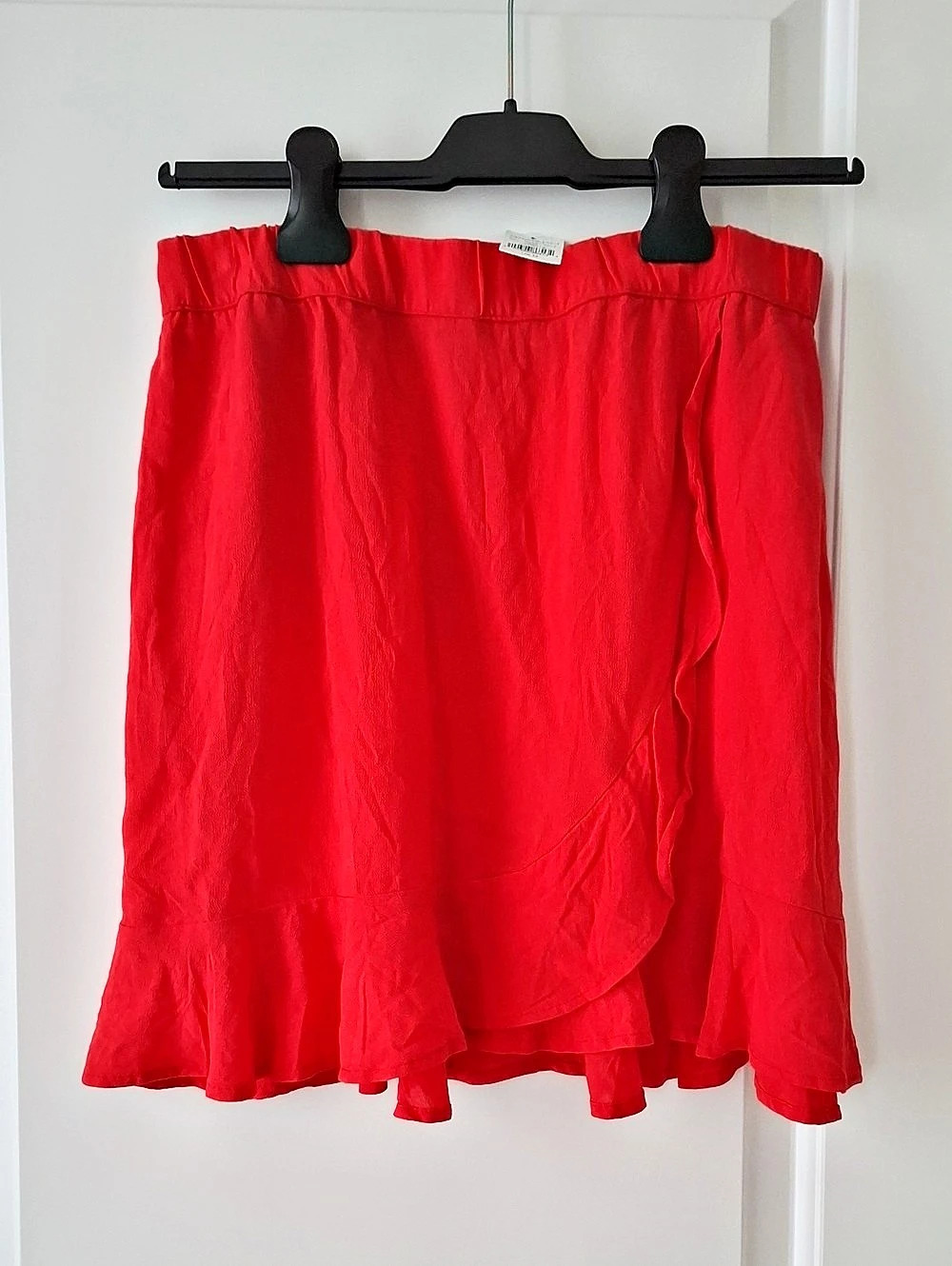 American Eagle Outfitters Red Ruffle Mini Viscose Skirt Pockets NWT